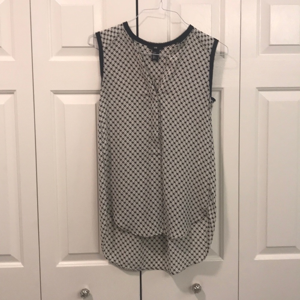 Sleeveless blouse